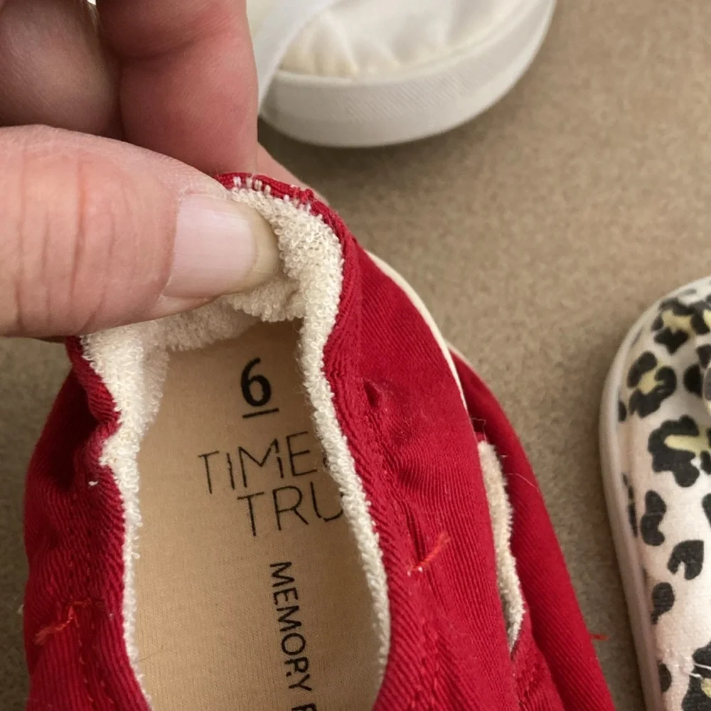 3 pair tennis shoes - Picture 9 of 10